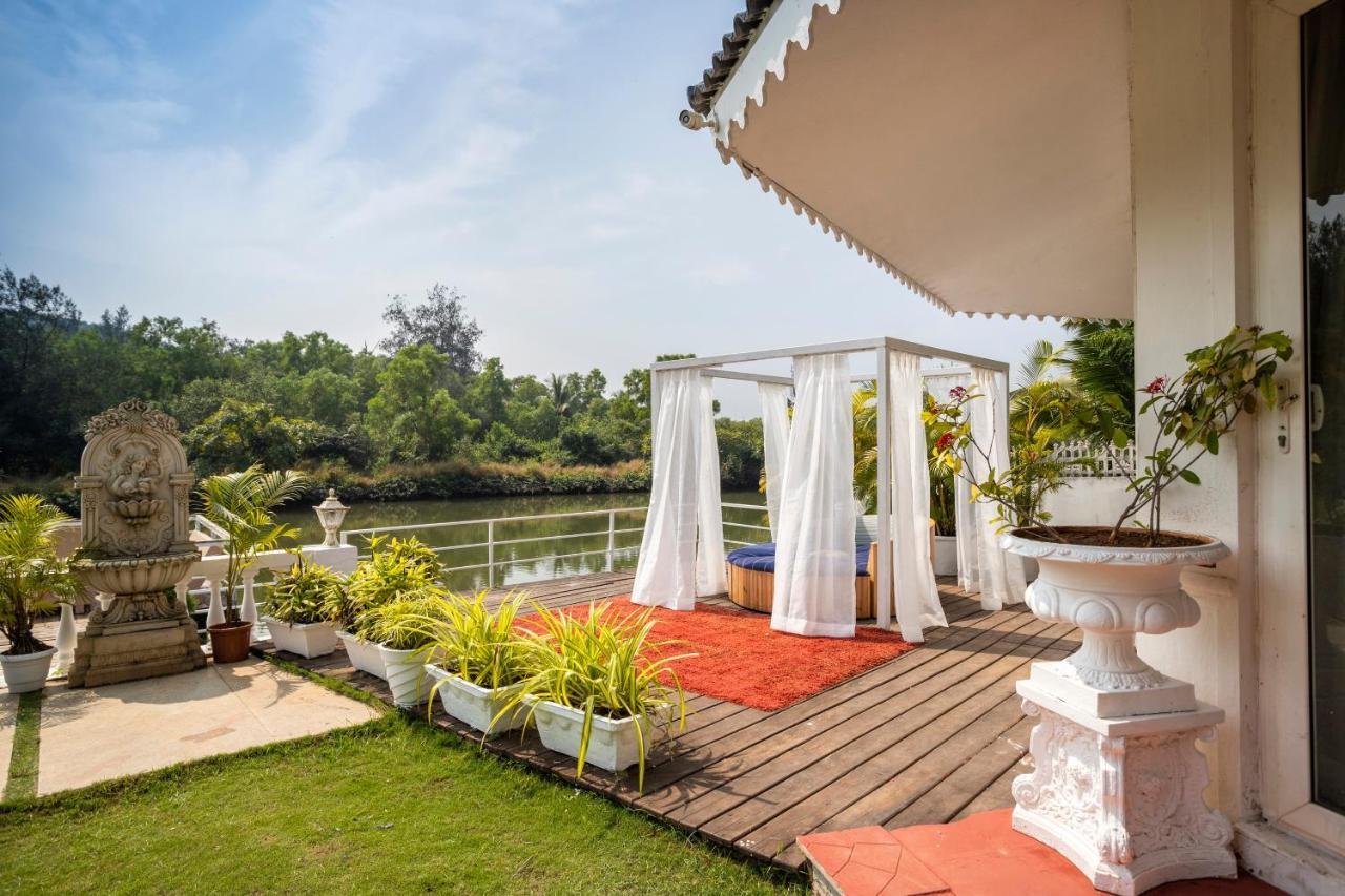 Stone Wood Riverfront Resort Siolim Exterior foto