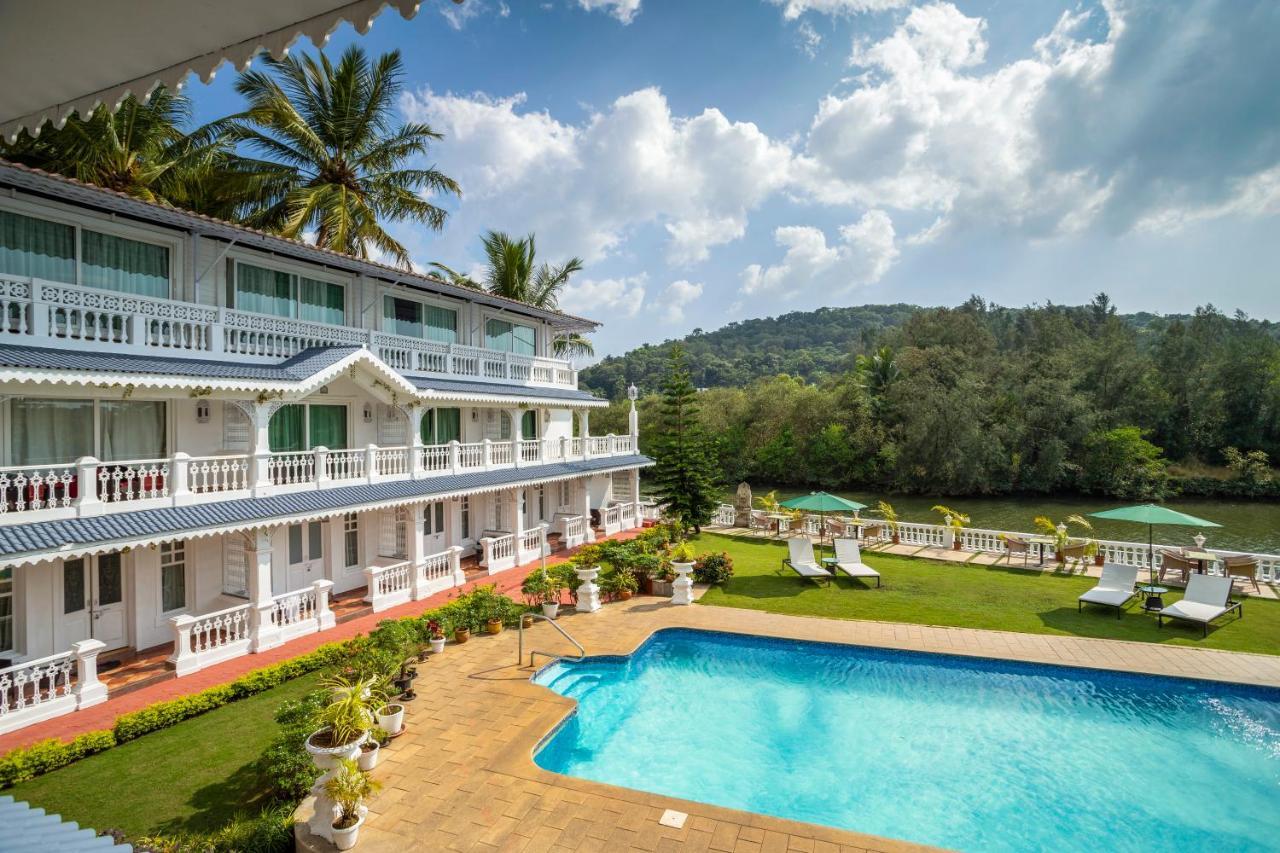 Stone Wood Riverfront Resort Siolim Exterior foto